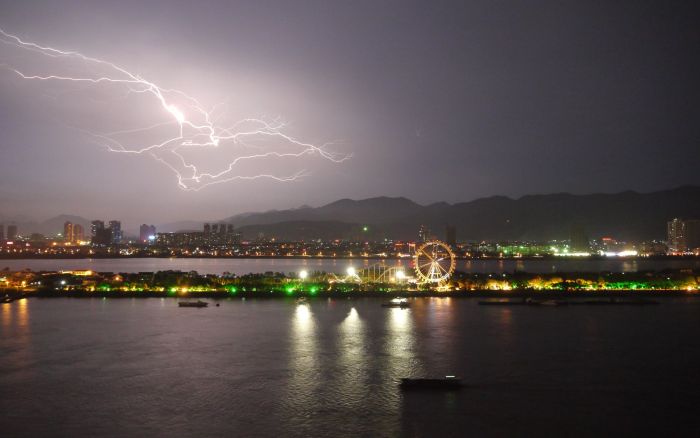 Lightning Strike (Wenzhou, 2011)